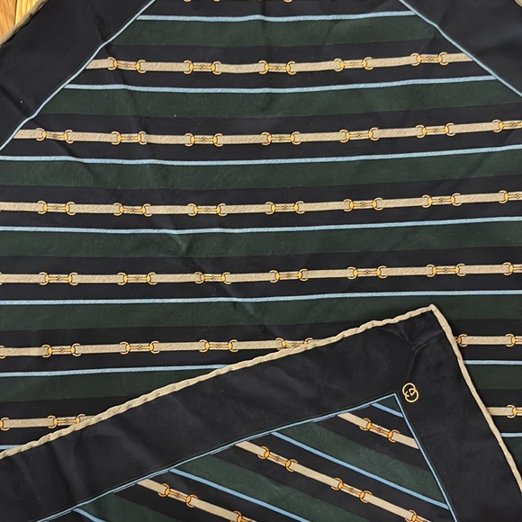 GUCCI Silk Neck Scarf | Double G logo, Double Snaffle Bit, RARE - Picture 8 of 10
